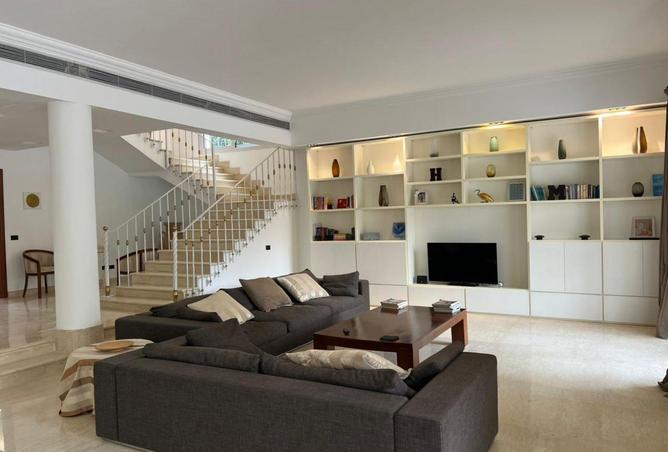 56988083 - Property Image 2