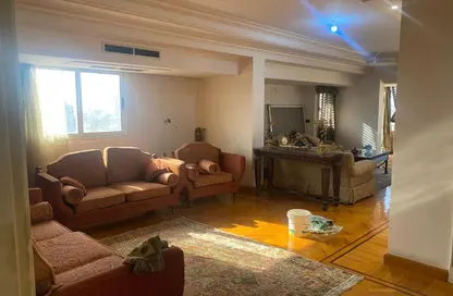 شقة - 2 غرف نوم - 2 حمامات للايجار في شارع مصدق - الدقي - الجيزة