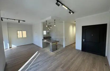 Apartment - 3 Bedrooms - 2 Bathrooms for rent in Zizinia St. - South Investors Area - New Cairo City - Cairo