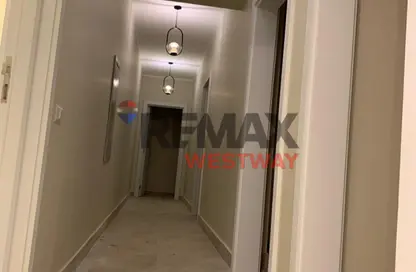 شقة - 2 غرف نوم - 3 حمامات للايجار في أكتوبر بلازا - كمبوندات 6 أكتوبر - مدينة 6 أكتوبر - الجيزة