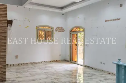 دوبلكس - 6 غرف نوم - 3 حمامات للايجار في حى جنوب الاكايمية - مدينة القاهرة الجديدة - القاهرة