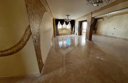 Apartment - 5 Bedrooms - 3 Bathrooms for sale in Mostafa Kamel St. - Smouha - Hay Sharq - Alexandria