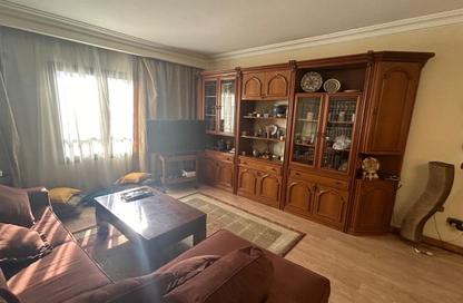 شقة - 4 غرف نوم - 3 حمامات للايجار في شارع محي الدين أبو العز - المهندسين - الجيزة