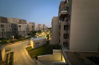 Apartment - 2 Bedrooms - 2 Bathrooms for sale in Palm Hills Village Gate - South Investors Area - New Cairo City - Cairo