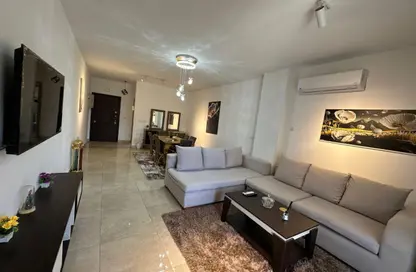 شقة - 3 غرف نوم - 3 حمامات للايجار في مون ريزيدنس - فيفث سكوير - التجمع الخامس - مدينة القاهرة الجديدة - القاهرة