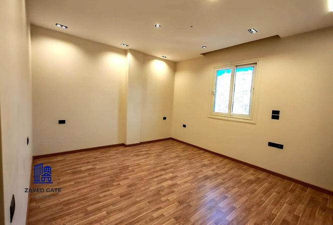 93807487 - Property Image 3