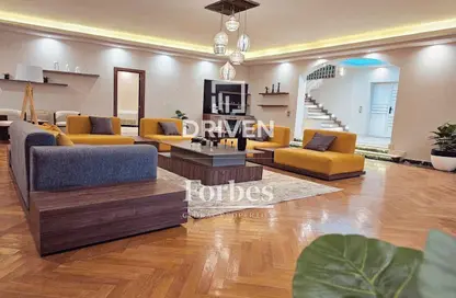 فيلا - 6 غرف نوم - 7 حمامات للايجار في الكرما 1 - الحي الرابع - الشيخ زايد - الجيزة