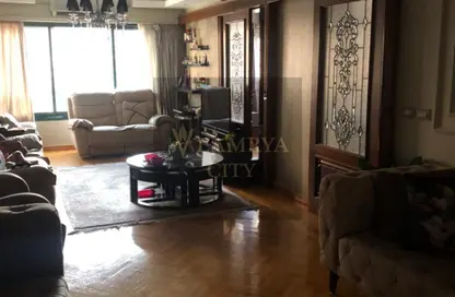 شقة - 3 غرف نوم - 2 حمامات للبيع في سموحة - حي شرق - الاسكندرية