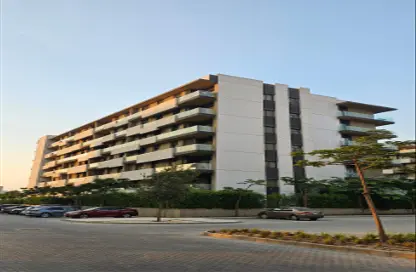 شقة - 2 غرف نوم - 2 حمامات للبيع في كمبوند البروج - كمبوندات الشروق - مدينة الشروق - القاهرة