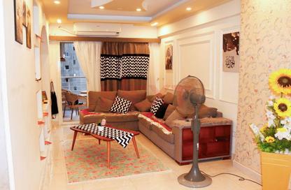 Apartment - 3 Bedrooms - 2 Bathrooms for rent in Al Geish Road - Cleopatra - Hay Sharq - Alexandria