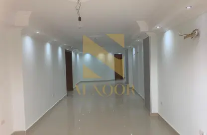 شقة - 3 غرف نوم - 1 حمام للايجار في المستثمر الصغير - الحي العاشر - الشيخ زايد - الجيزة