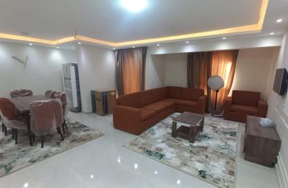 Apartment - 3 Bedrooms - 2 Bathrooms for rent in Gesr Al Suez St. - El Zaytoun - Hay El Zaytoun - Cairo