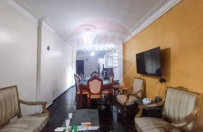 شقة - 3 غرف نوم - 1 حمام للبيع في كامب شيزار - حي وسط - الاسكندرية