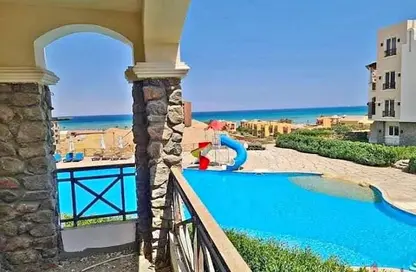 شاليه - غرفة نوم - 1 حمام للبيع في بلو بلو - العين السخنة - السويس