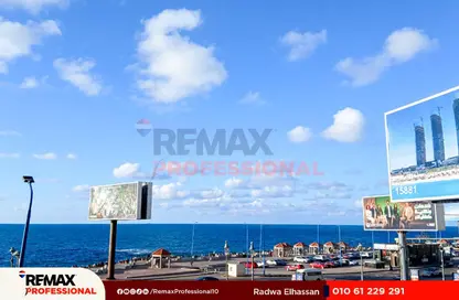 شقة - 3 غرف نوم - 3 حمامات للبيع في ميدان الكورنيش - سبورتنج - حي شرق - الاسكندرية