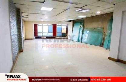 Apartment - 3 Bedrooms - 3 Bathrooms for sale in Al Kornish Square - Sporting - Hay Sharq - Alexandria