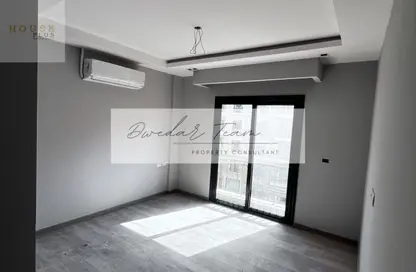 Apartment - 3 Bedrooms - 3 Bathrooms for rent in Village West - Sheikh Zayed Compounds - Sheikh Zayed City - Giza