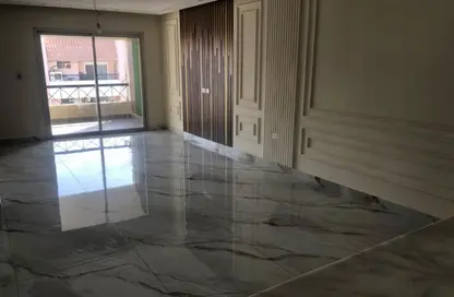 شقة - 2 غرف نوم - 1 حمام للبيع في شارع ام كلثوم - الرحاب المرحلة الثالثة - الرحاب - مدينة القاهرة الجديدة - القاهرة