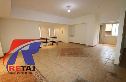 Show Room - Studio - 2 Bathrooms for rent in Ahmed Al Zomor St. - 9th Zone - Nasr City - Cairo