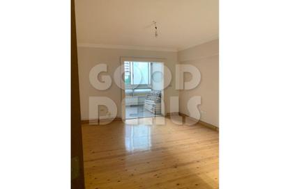 Apartment - 5 Bedrooms - 3 Bathrooms for sale in Abdel Kader Hamza St. - Garden City - Cairo