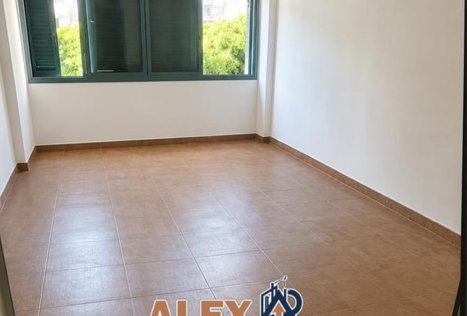 102065189 - Property Main Image