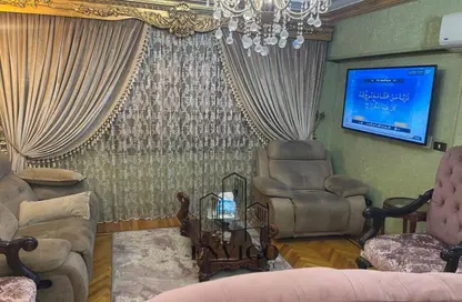 شقة - 3 غرف نوم - 2 حمامات للبيع في شارع عمر حفني - المنطقة الثامنة - مدينة نصر - القاهرة