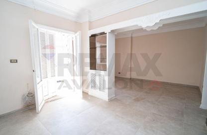 Apartment - 2 Bedrooms - 1 Bathroom for sale in Khaleel Al Khayat Basha St. - Kafr Abdo - Roushdy - Hay Sharq - Alexandria