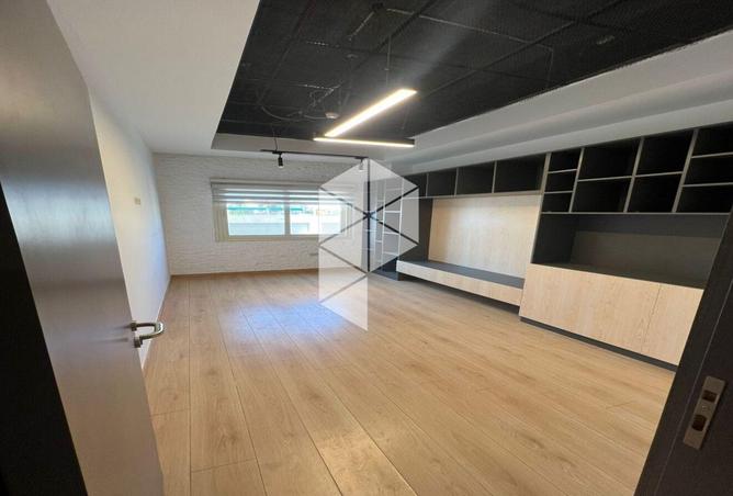 53983154 - Property Main Image