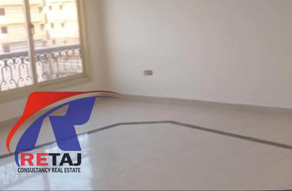Apartment - 3 Bedrooms - 2 Bathrooms for rent in Atiya Al Sawalhi St. - 8th Zone - Nasr City - Cairo