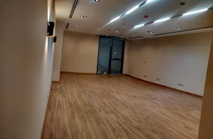 Office Space - 3 Bedrooms - 1 Bathroom for sale in Hyde Park - New Cairo City - Cairo