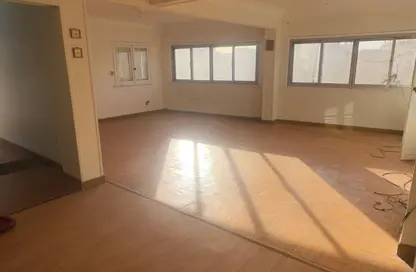 Office Space - 3 Bedrooms - 2 Bathrooms for rent in Al Horeya St. - Almazah - Heliopolis - Masr El Gedida - Cairo