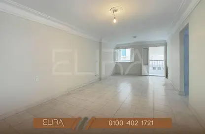 Apartment - 3 Bedrooms - 1 Bathroom for sale in Al Molazem Sameh St. - Bolkly - Hay Sharq - Alexandria