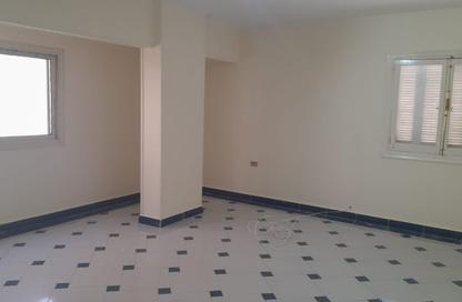 Apartment - 2 Bedrooms - 1 Bathroom for sale in Al Sheikh Ahmed Elsawy St. - 6th Zone - Nasr City - Cairo
