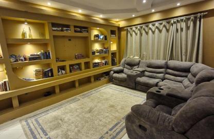 Apartment - 3 Bedrooms - 3 Bathrooms for rent in Al Sadat Axis - The 1st Settlement - New Cairo City - Cairo