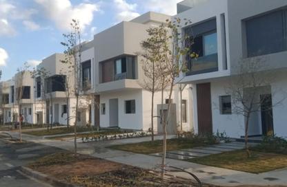 Townhouse - 3 Bedrooms - 3 Bathrooms for sale in Sun Capital - Fayoum Desert road - 6 October City - Giza