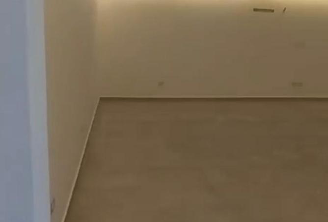 102066804 - Property Image 2