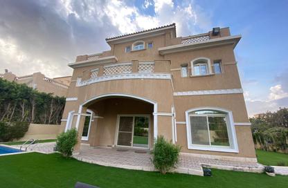 Villa - 6 Bedrooms - 6 Bathrooms for sale in Mena Garden City - Al Motamayez District - 6 October City - Giza