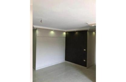 Apartment - 2 Bedrooms - 1 Bathroom for rent in Zahraa El Maadi - Hay El Maadi - Cairo