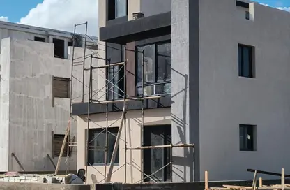 فيلا - 4 غرف نوم - 3 حمامات للبيع في ليك ويست - كمبوندات الشيخ زايد - الشيخ زايد - الجيزة