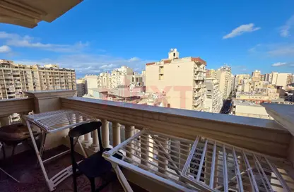 شقة - 4 غرف نوم - 3 حمامات للبيع في شارع الاقبال - لوران - حي شرق - الاسكندرية