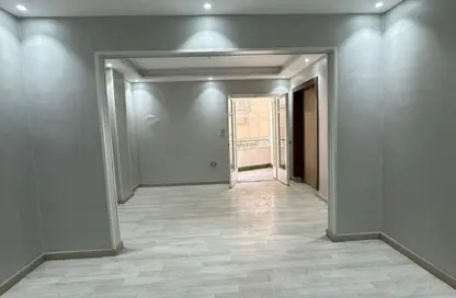 Apartment - 3 Bedrooms - 1 Bathroom for rent in Abd Al Aziz Fahmy St. - Heliopolis Square - El Nozha - Cairo