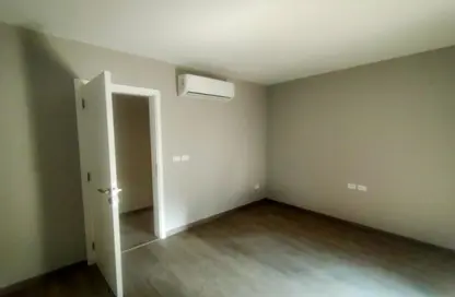 Apartment - 2 Bedrooms - 3 Bathrooms for sale in Village West - Sheikh Zayed Compounds - Sheikh Zayed City - Giza