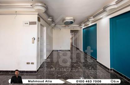 Apartment - 3 Bedrooms - 1 Bathroom for sale in Taha Hamdy St. - Cleopatra - Hay Sharq - Alexandria