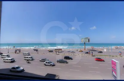 Office Space - 3 Bedrooms - 3 Bathrooms for sale in Al Kornish Square - Sporting - Hay Sharq - Alexandria