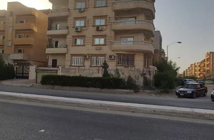 بناية كاملة - 8 غرف نوم - 6 حمامات للبيع في ميدان واحة الريحان - حدائق اكتوبر - مدينة 6 أكتوبر - الجيزة