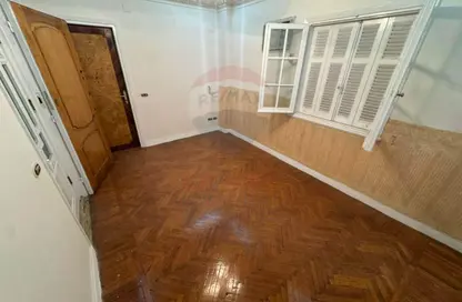 Office Space - 3 Bedrooms - 1 Bathroom for sale in Khaled Ibn Alwaleed St. - Sidi Beshr - Hay Awal El Montazah - Alexandria