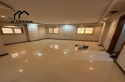 Office Space - 3 Bedrooms - 2 Bathrooms for rent in Salah Salem St. - Roxy - Heliopolis - Masr El Gedida - Cairo