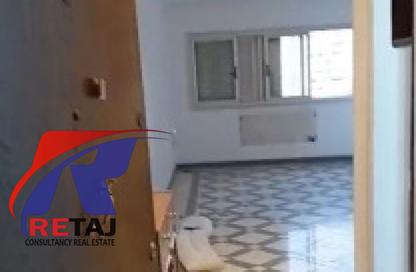 شقة - 3 غرف نوم - 1 حمام للايجار في طريق النصر - المنطقة السادسة - مدينة نصر - القاهرة شقة - 3 غرف نوم - 1 حمام للايجار في طريق النصر - المنطقة السادسة - مدينة نصر - القاهرة
