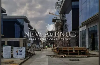 مساحات مكتبية - غرفة نوم - 2 حمامات للبيع في 90 افينيو - المستثمرين الجنوبية - مدينة القاهرة الجديدة - القاهرة