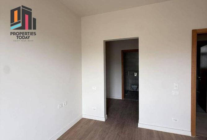 8593076 - Property Image 3